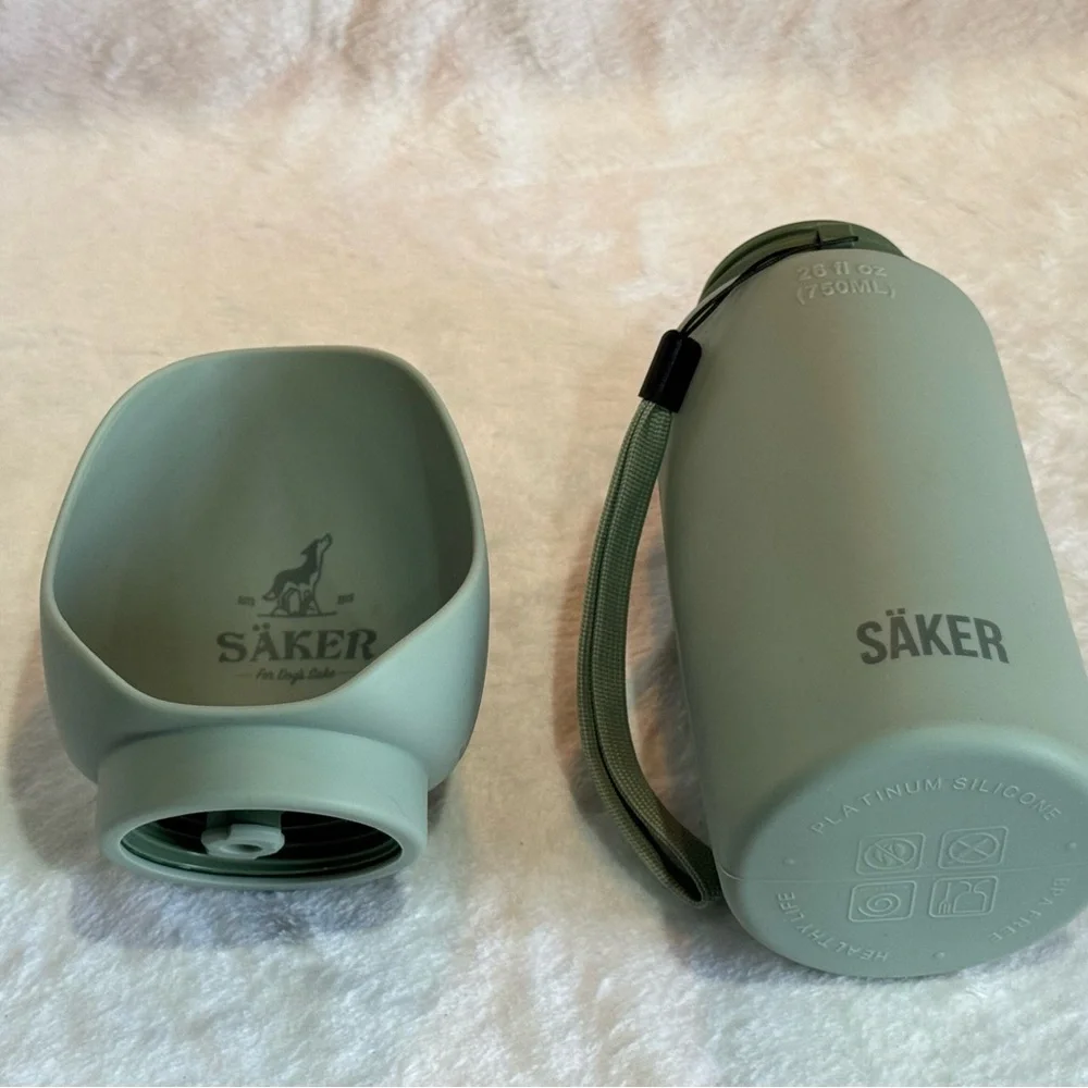 SÄKER Portable Dog Water Bottle, Collapsible Water Bottle for 18.6 Ounces Olive